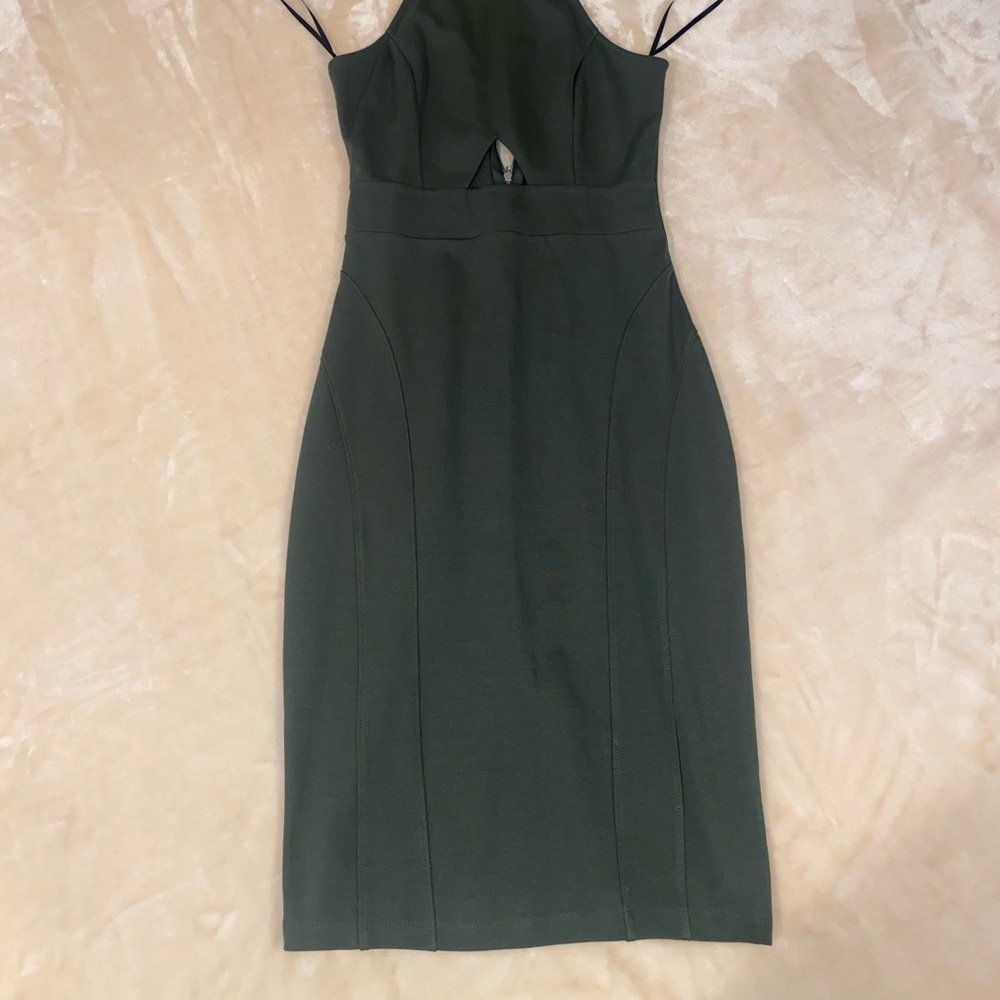 Dress - Picture 4 of 5